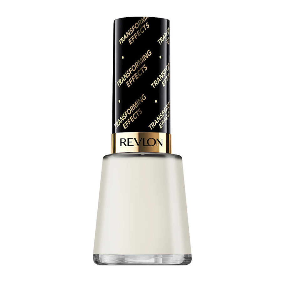 Revlon Transforming Effects Matte Top Coat in 785 Matte Pearl Glaze creates a pearl-matte finish over any nail polish